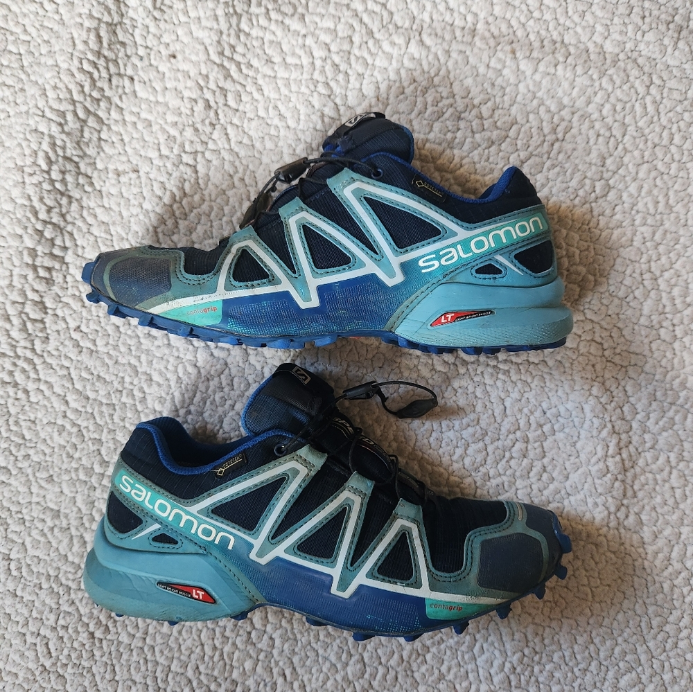 Womens trail running shoes